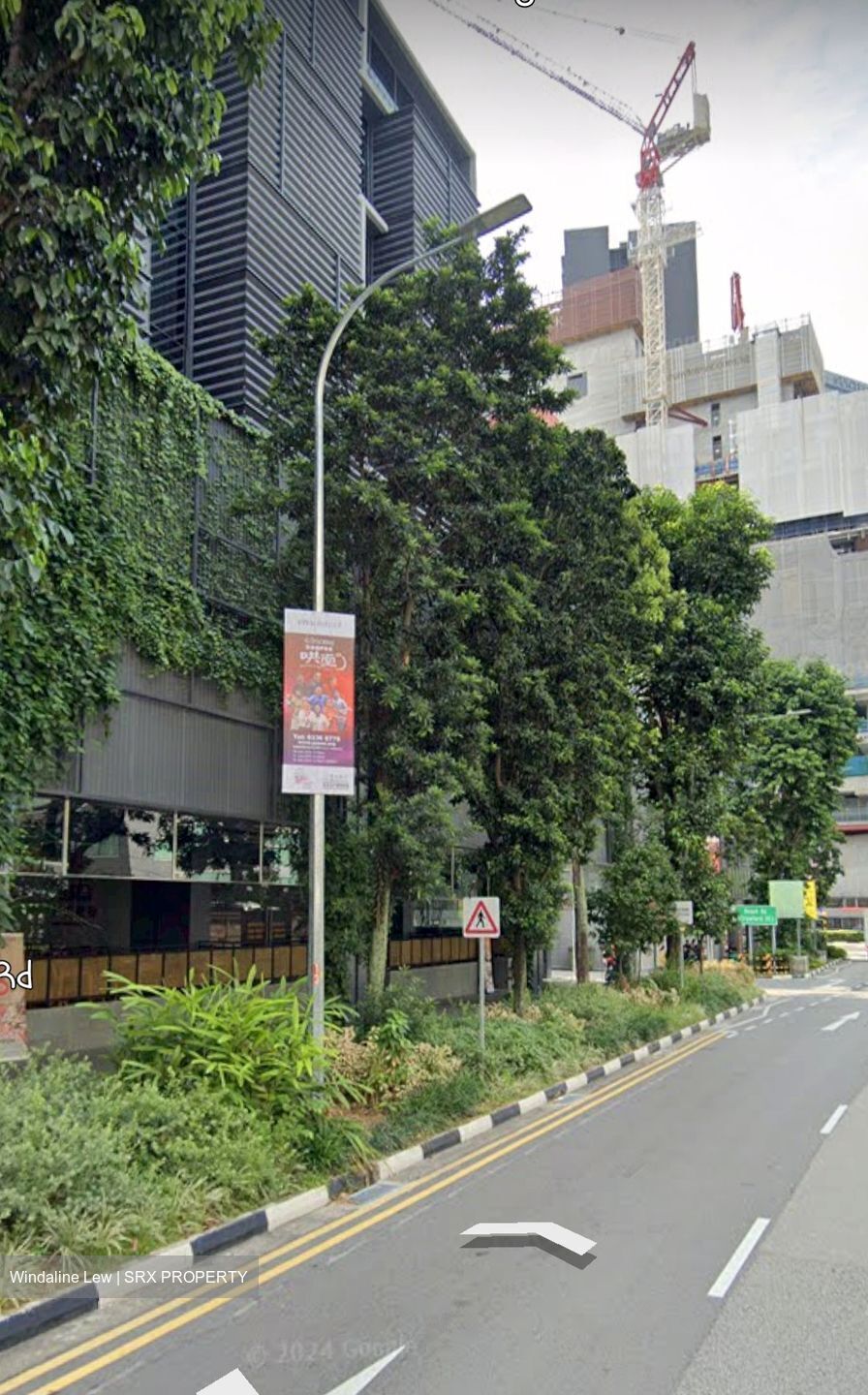 Middle Road (D7), Retail #448371641